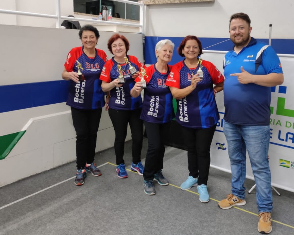 Blumenau é bi campeã do Catarinense Master de Bocha Rafa Vollo feminina