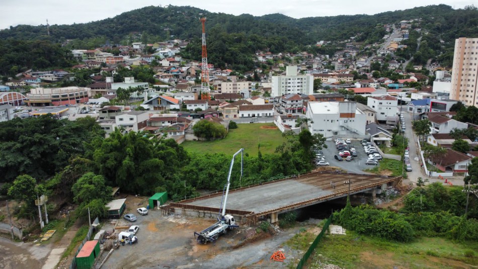 Nova Ponte do Garcia avança para etapa de concretagem das ferragens