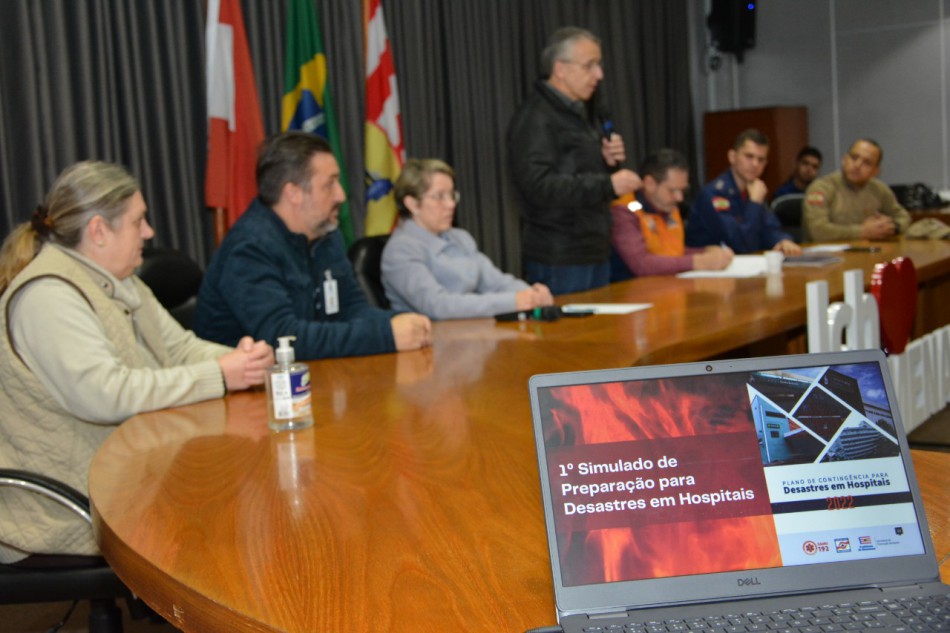 Reunião de avaliação do simulado é realizada na Prefeitura de Blumenau
