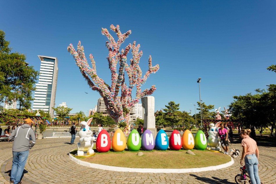 Confira os horários de funcionamento da Páscoa em Blumenau e dos Parques neste feriadão de Tiradentes