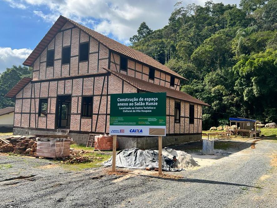 Intendência da Vila Itoupava inicia construção de anexo do Salão Kunze