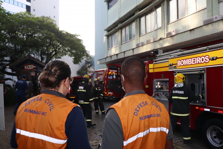 Ação inédita em Blumenau simula incêndio no Hospital Santa Isabel 