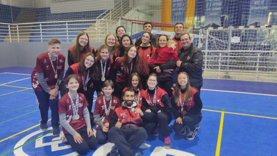 Badminton Blumenau Clube/SME Blumenau conquista mais de 30 medalhas na IIª Etapa do Campeonato Estadual da modalidade