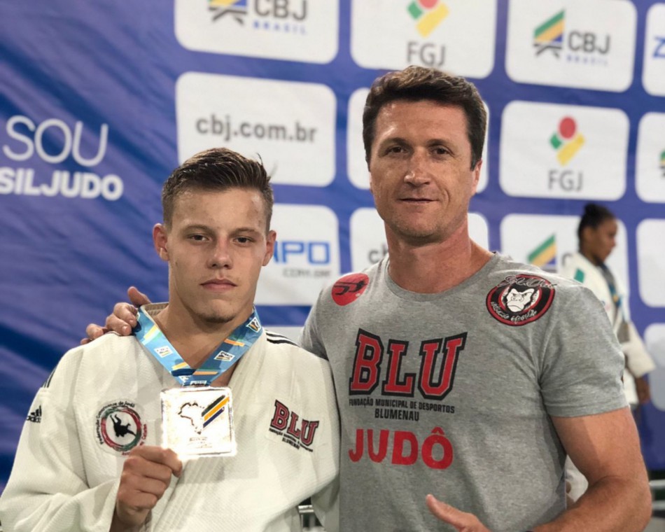 Atleta de Blumenau embarca rumo à França para disputar a Gymnasiade 2022