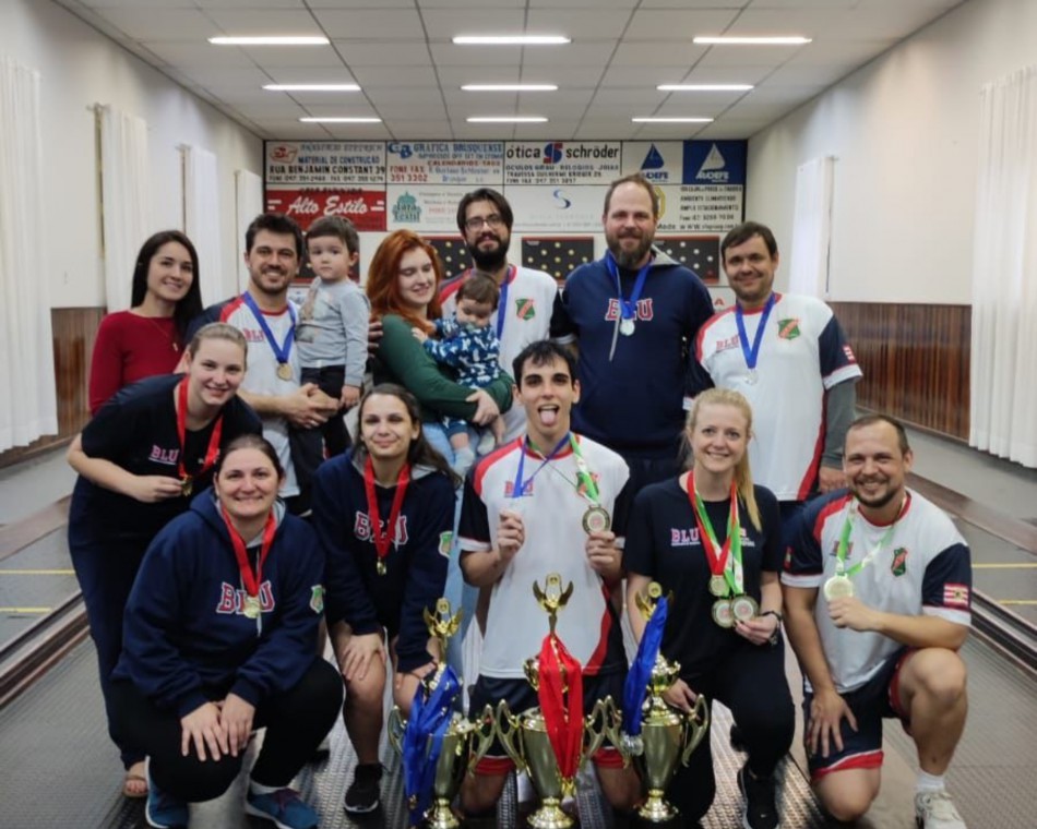 Equipe feminina de Blumenau é campeã da 1° Taça Santa Catarina de Bolão 16