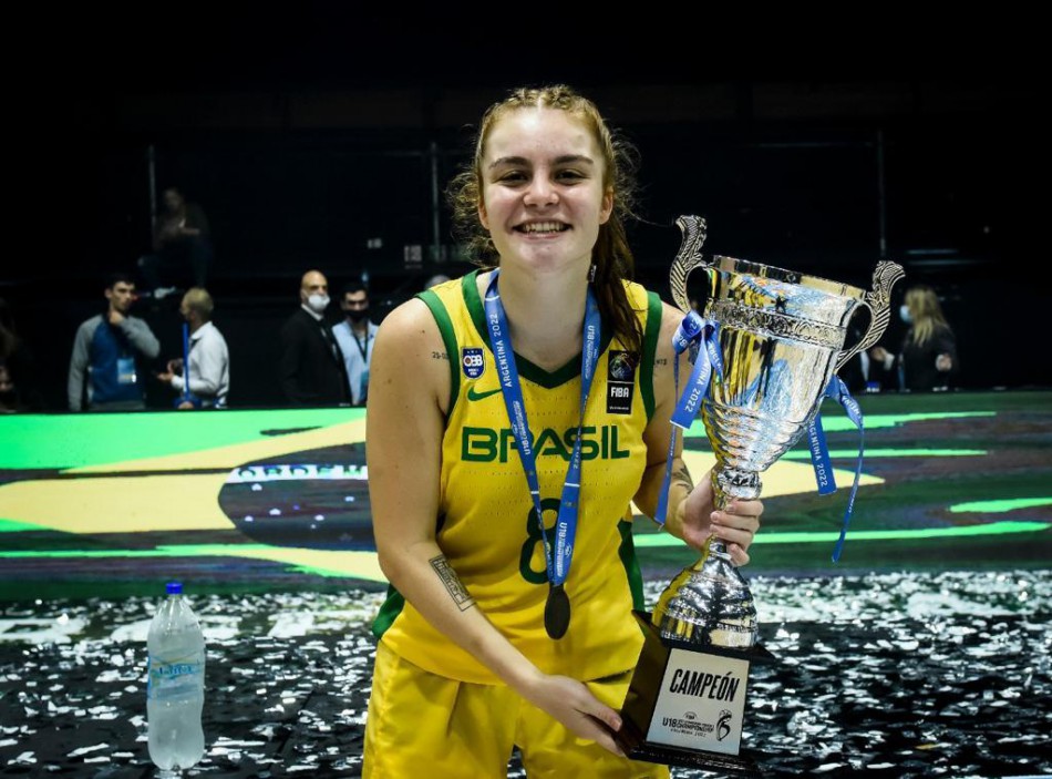 Atleta do Basquete Feminino Blumenau é Campeã Sul-Americana de Basquete Sub-18 com Seleção Brasileira