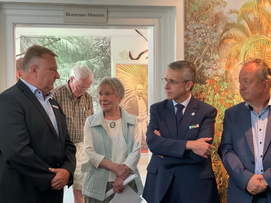 Bisneta de Dr. Blumenau oficializa vontade de enviar restos mortais a Blumenau 