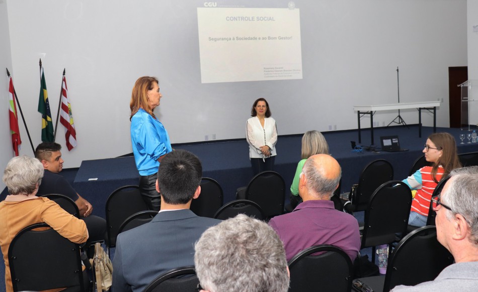 Controladoria-Geral de Blumenau participa de palestra sobre controle social na Amve