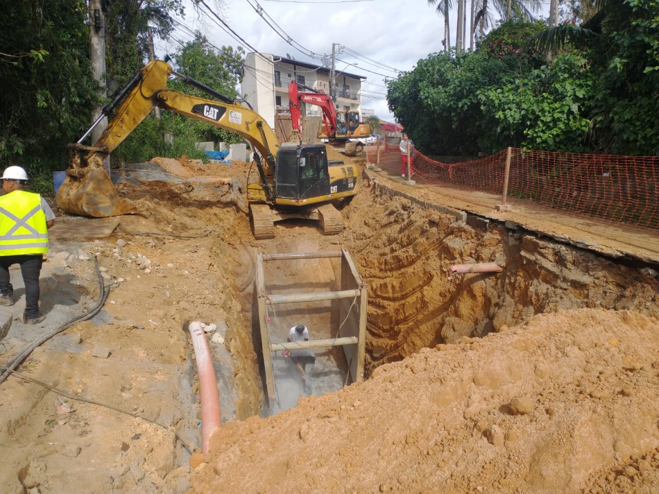 Macrodrenagem da Rua Divinópolis segue em fase de detonação de rochas 