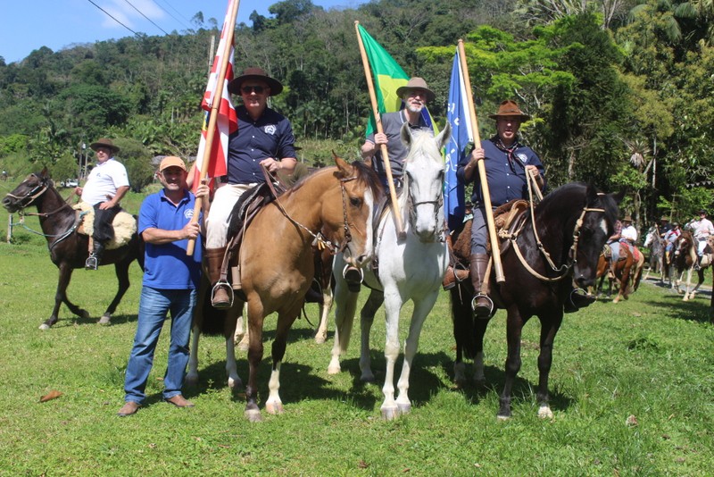 Cavalgada da 1ª Semana Farroupilha reúne 150 pessoas