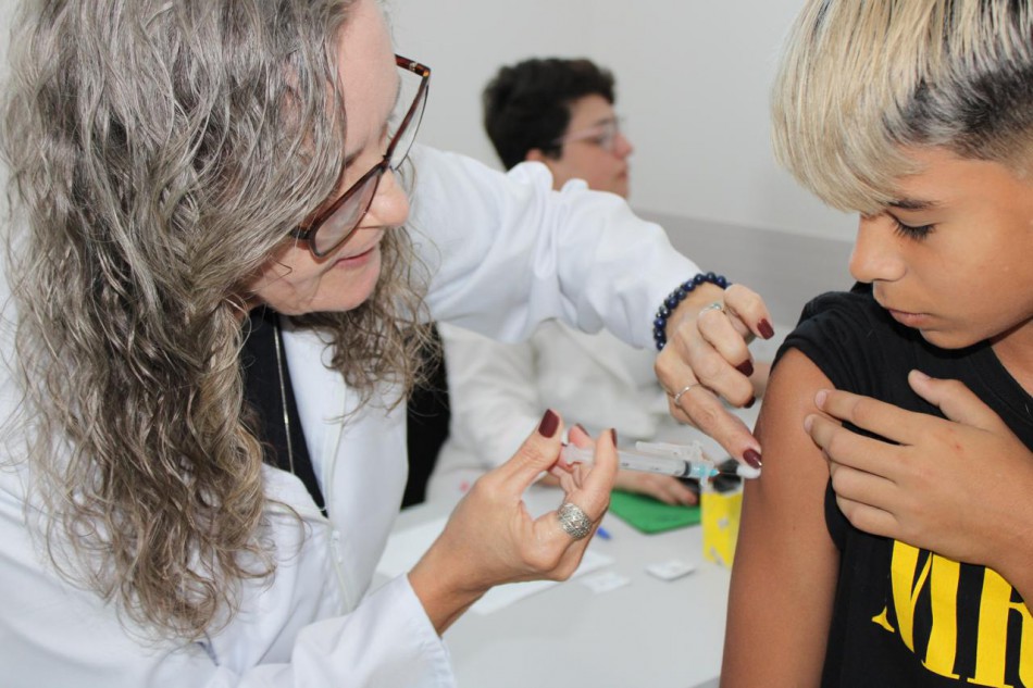 Equipes de saúde aplicam mais de 2,5 mil doses da vacina contra o sarampo no último mês