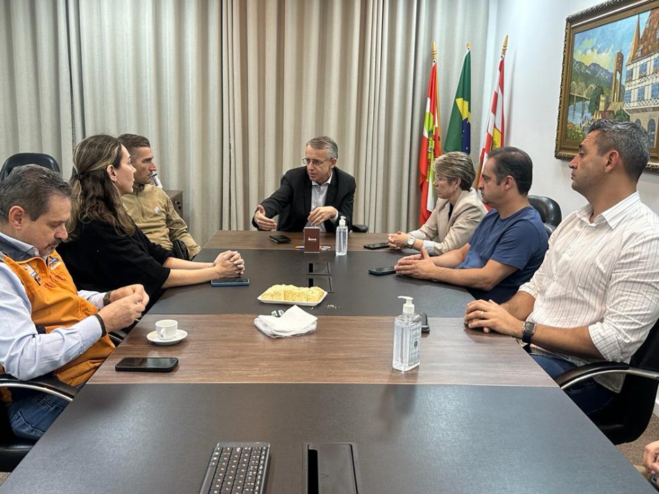 Prefeitura de Blumenau, PM e Polícia Civil avaliam a adoção de medidas de seguranças nas unidades escolares