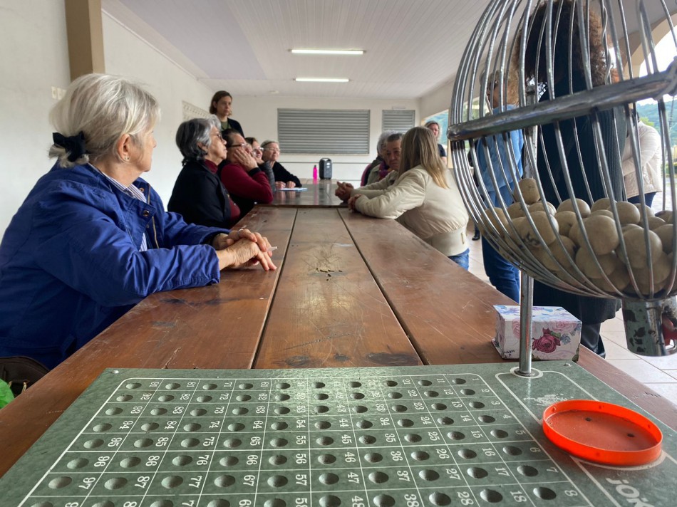 Idosos dos Cras IV e VII participam de ação de educação alimentar e nutricional