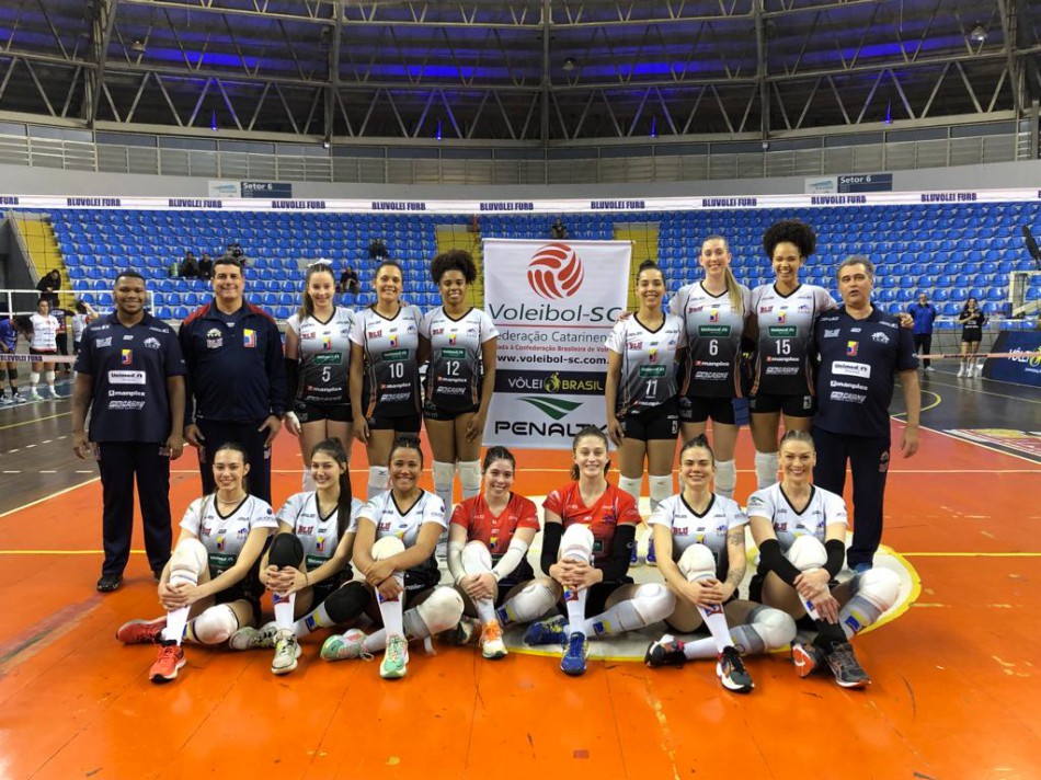 Bluvolei enfrenta Chapecó pelo Campeonato Estadual de Vôlei feminino