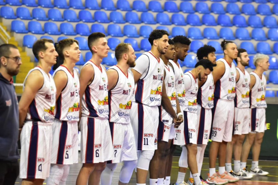 Em busca de título brasileiro inédito, basquete masculino de Blumenau encara o Cruzeiro