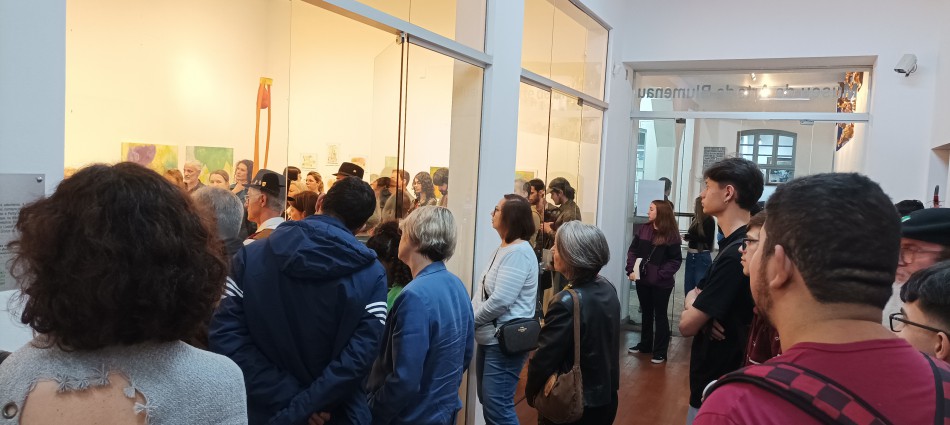 Público do Vale do Itajaí prestigia abertura das exposições do MAB