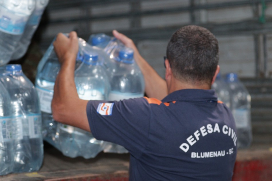 Primeira carreta com donativos levará 27 toneladas em mantimentos ao Rio Grande do Sul