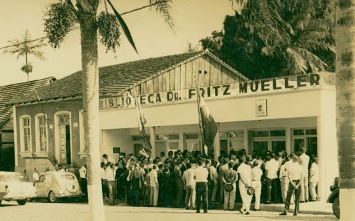 Biblioteca Dr. Fritz Müller celebra 71 anos como guardiã da história