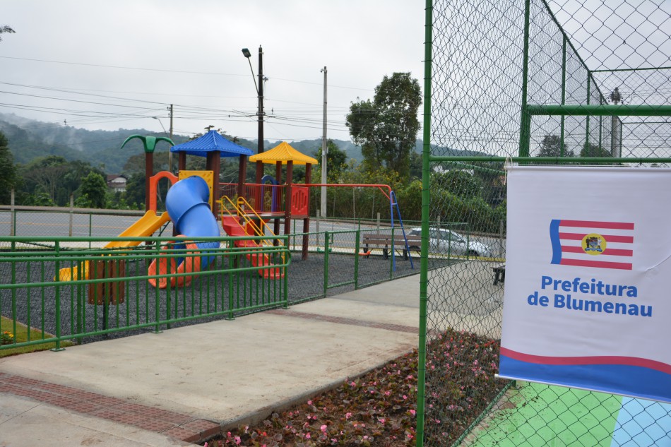 Prefeitura entrega revitalização de Praça no Anel Viário Norte à comunidade