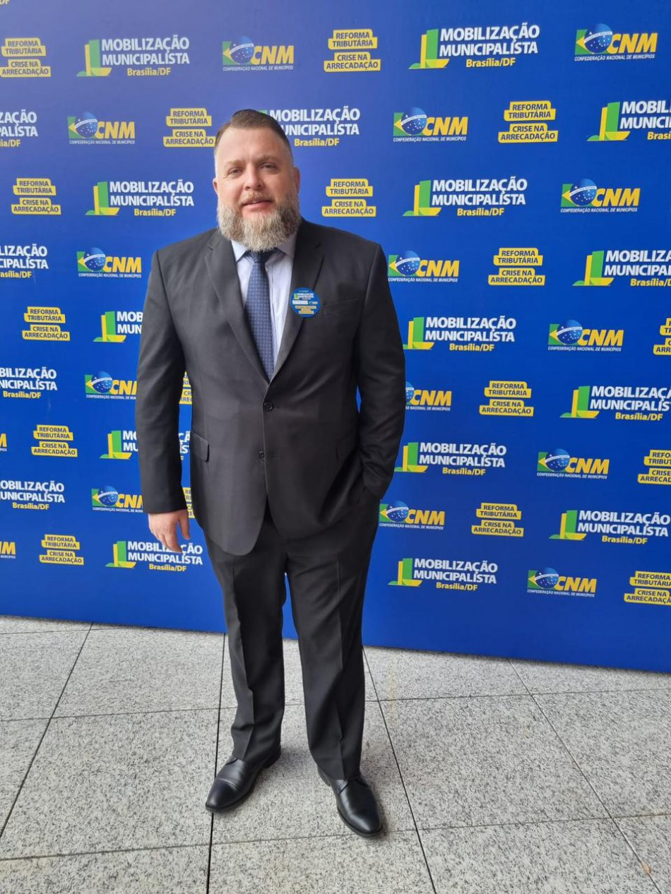 Secretário da Fazenda de Blumenau participa de encontro sobre Reforma Tributária em Brasília