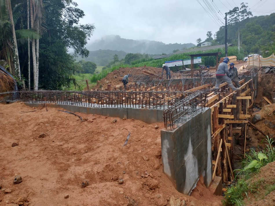 Avança construção de Ponte no bairro Testo Salto