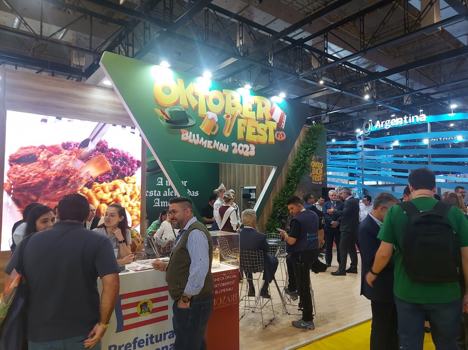 Blumenau começa a participação no maior evento de turismo da América Latina