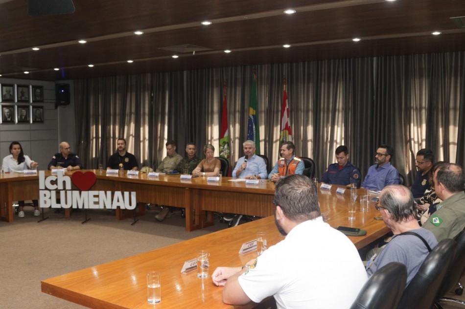 Prefeitura de Blumenau sedia primeira reunião do grupo de resposta a desastres em 2025