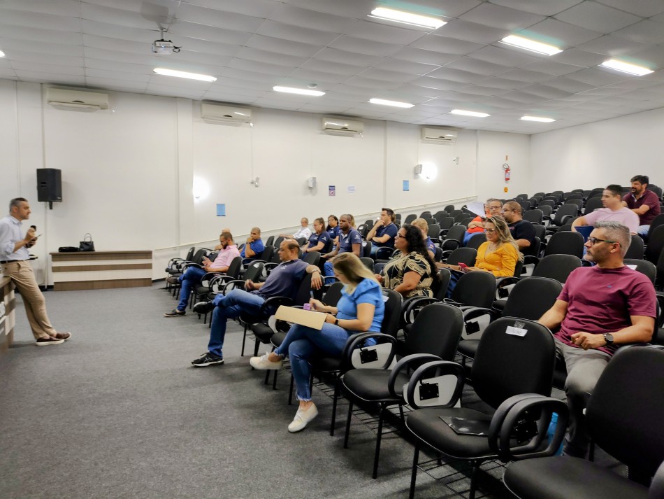Servidores do Samae participaram de treinamento da ISO nesta segunda, dia 6