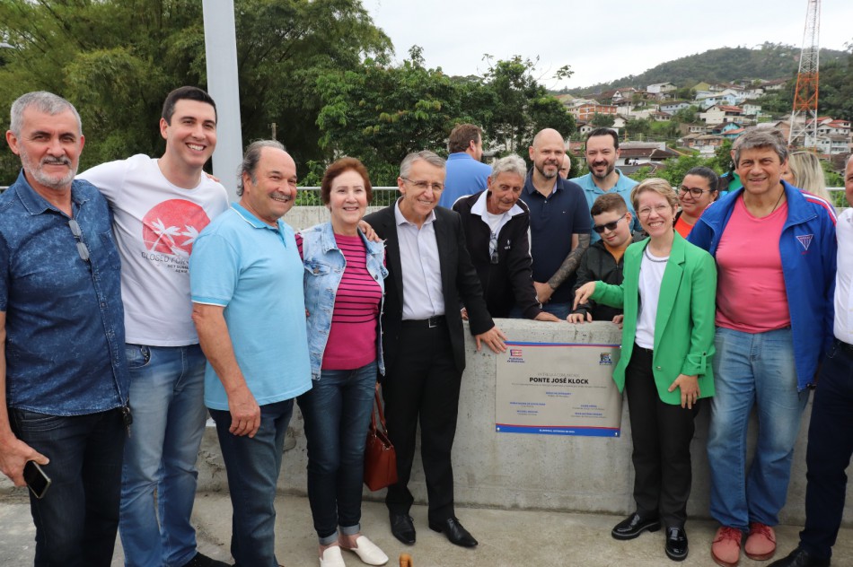 Nova ponte no Distrito do Garcia está entregue e liberada ao trânsito