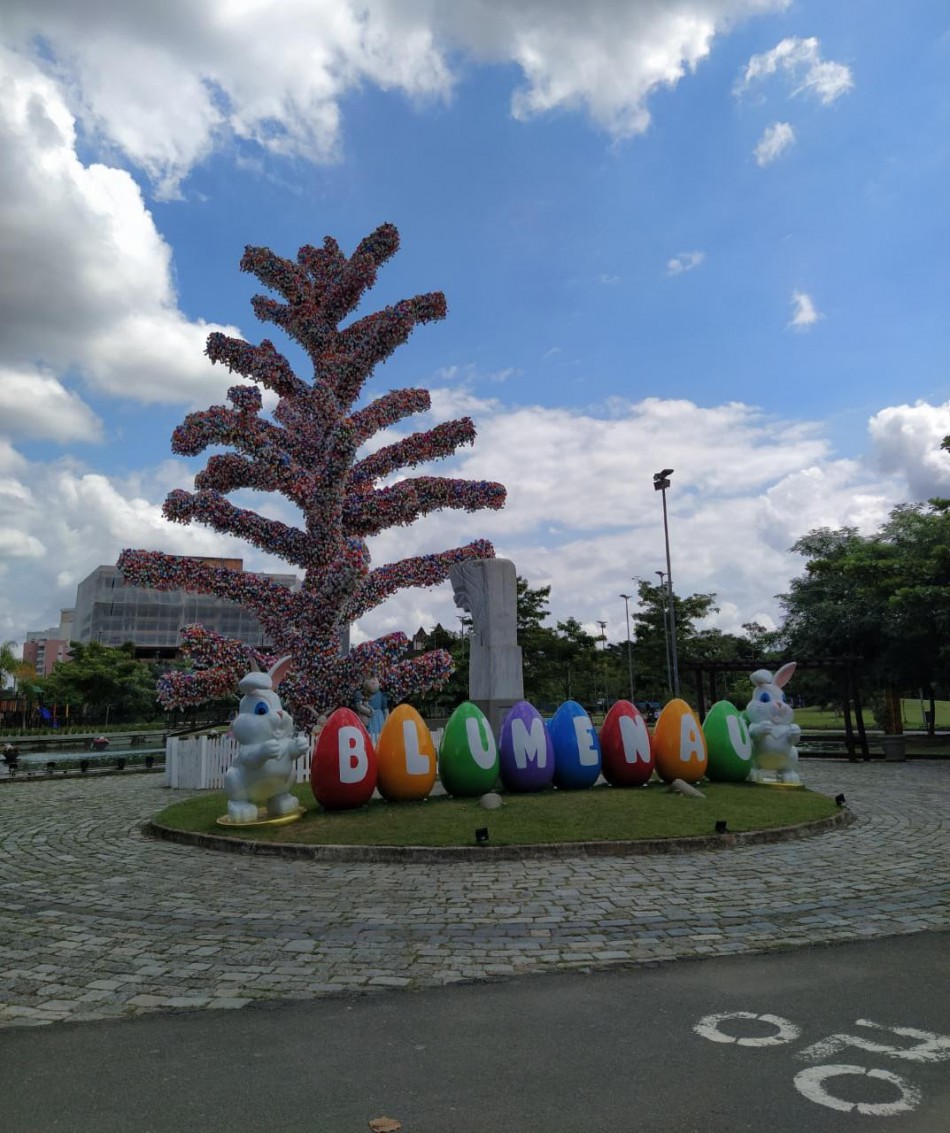 Tradicional espaço de lazer e atividades físicas, Parque Ramiro Ruediger encanta com decoração de Páscoa