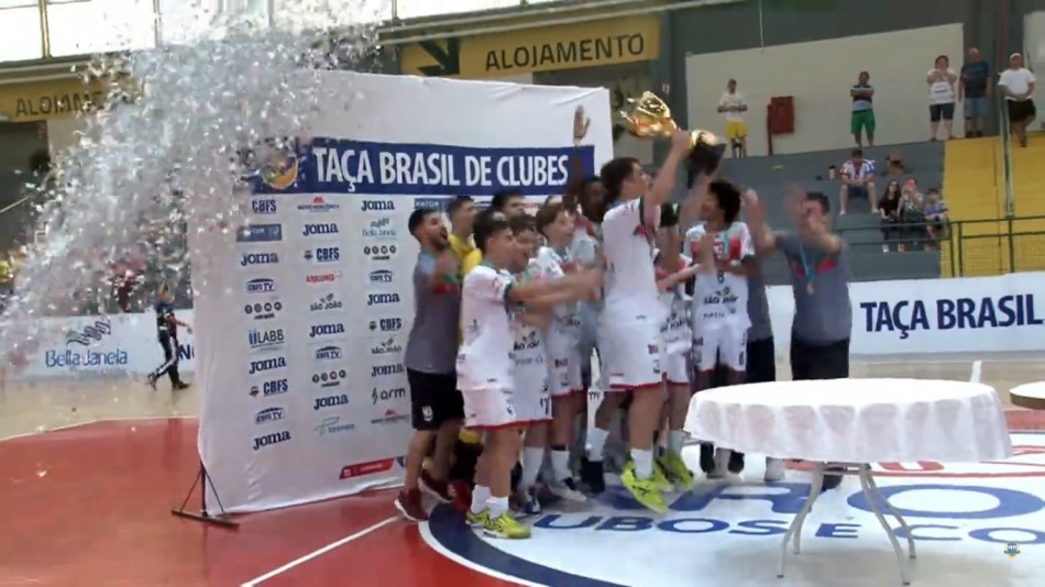 Equipe de Blumenau é campeã da 1ª Taça Brasil de Futsal Sub-14