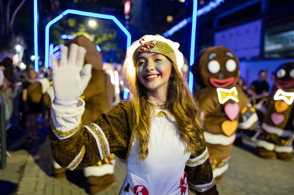 Desfiles do Natal em Blumenau contam com acessibilidade para pessoas com deficiência