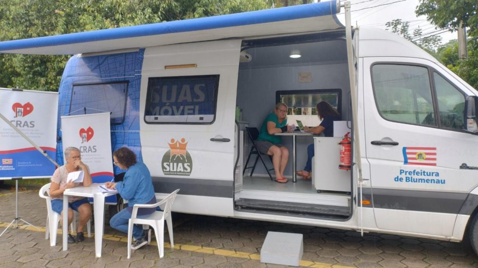 Cras orienta moradores do bairro Badenfurt sobre serviços e benefícios sociais