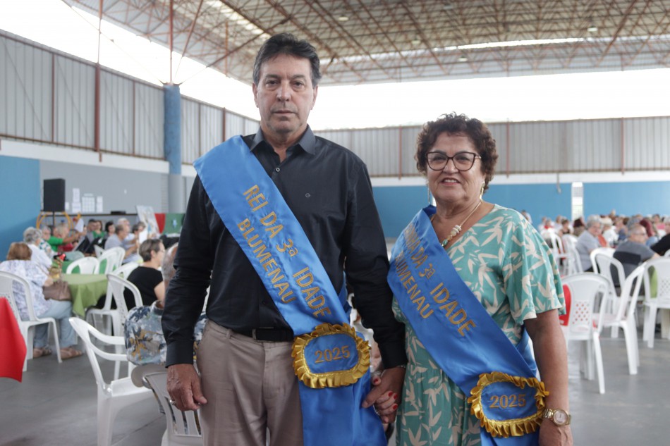 Pró-família coroa novo Rei e Rainha da Terceira Idade de Blumenau