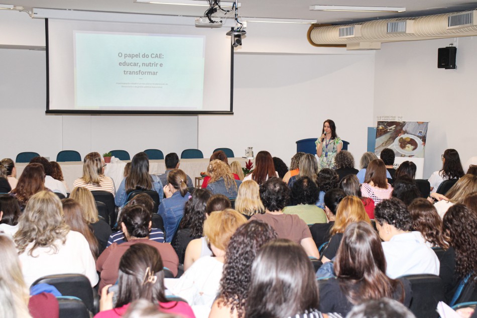 Seminário de Alimentação Escolar debate qualidade das refeições para alunos da Rede Municipal