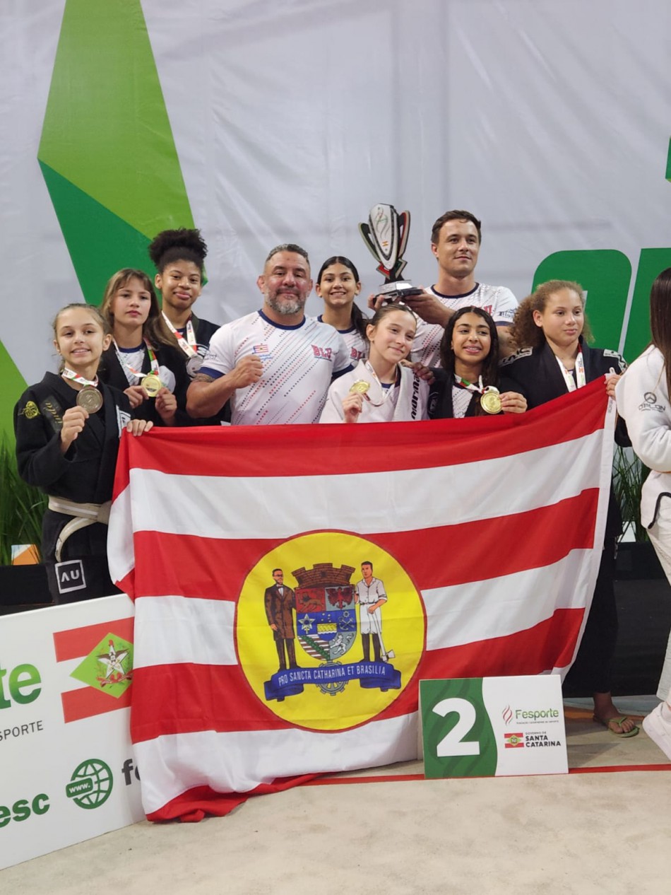 Meninas de Blumenau ficam em segundo no jiu-jitsu e em terceiro na ginástica rítmica da Olesc 