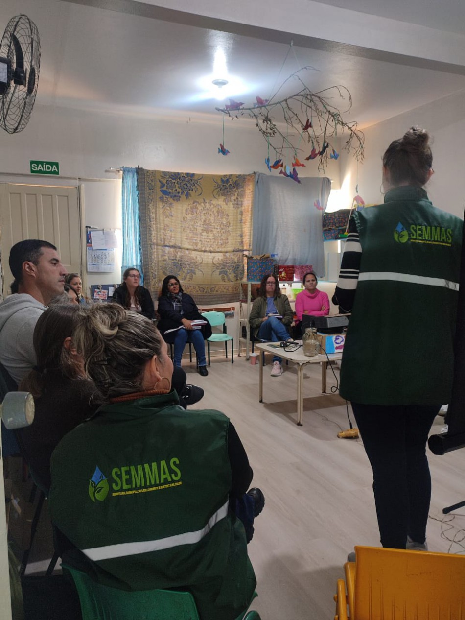 Educadores de Centros de Educação Infantil participam de formação sobre meio ambiente