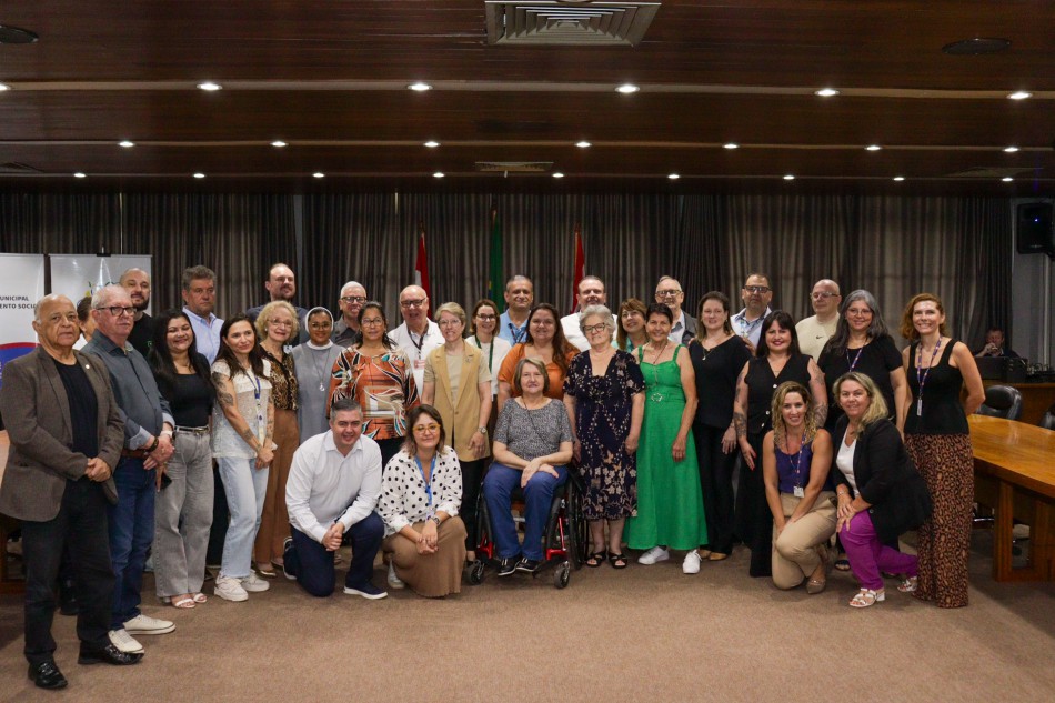 Prefeitura empossa novos membros dos conselhos do Idoso e dos Direitos da Criança e do Adolescente 