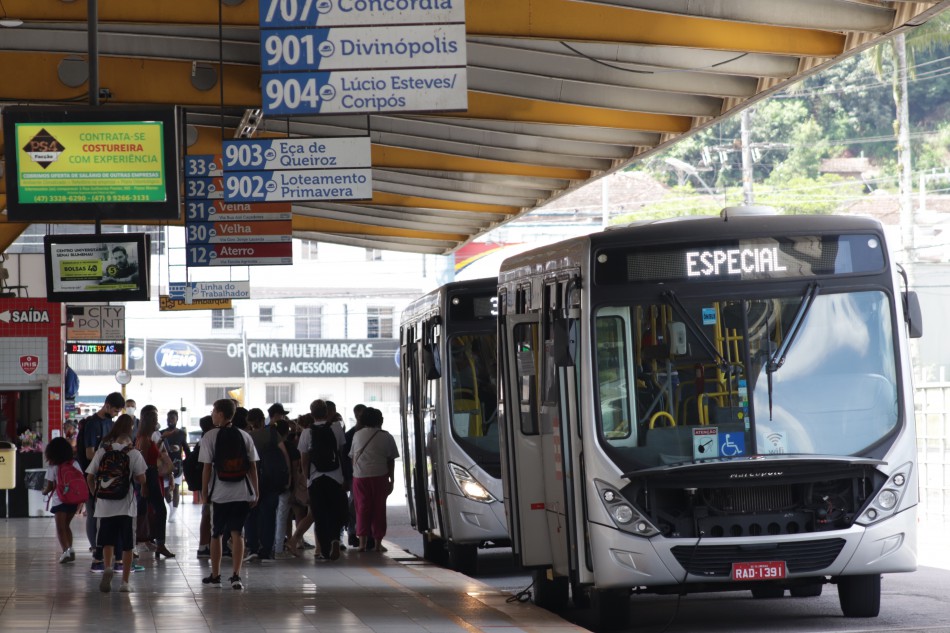 Transporte Coletivo terá mais de 100 viagens extras nos feriados dos dias 15 e 20