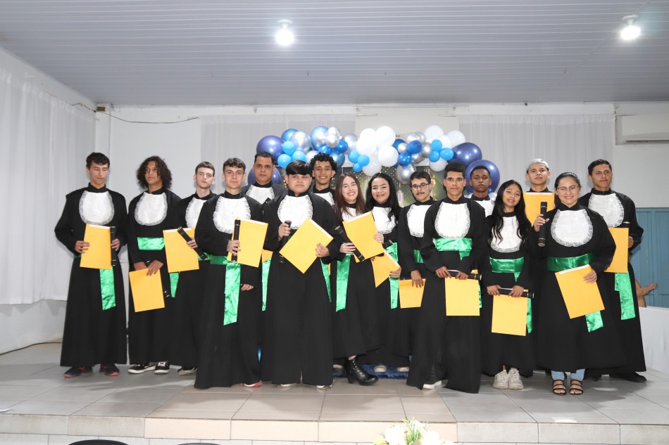 Formatura da Educação de Jovens e Adultos em Blumenau celebra superação e novas conquistas
