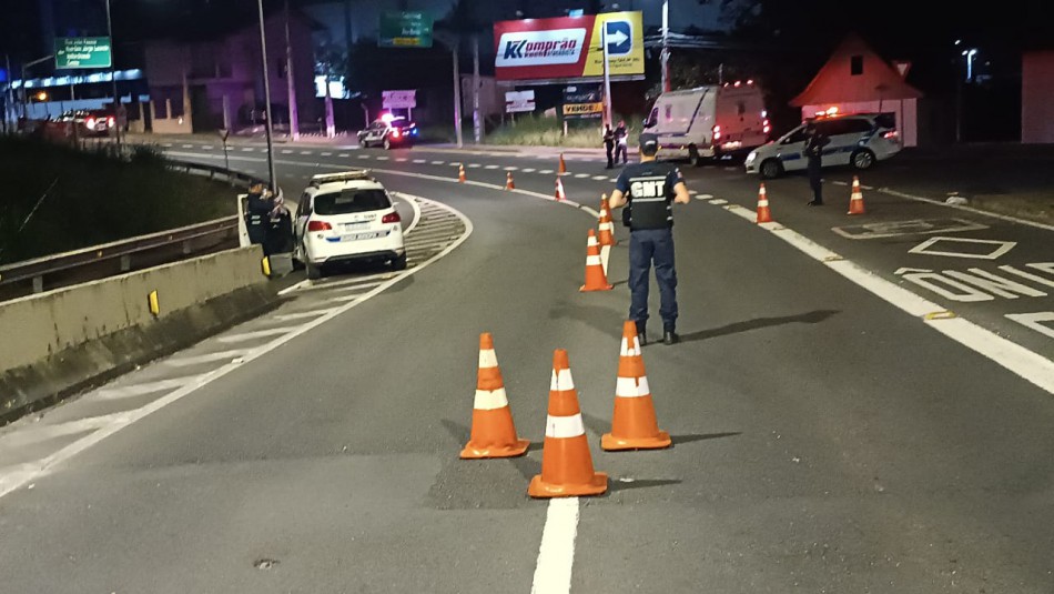 Guarda Municipal de Trânsito realiza primeira blitz noturna do ano