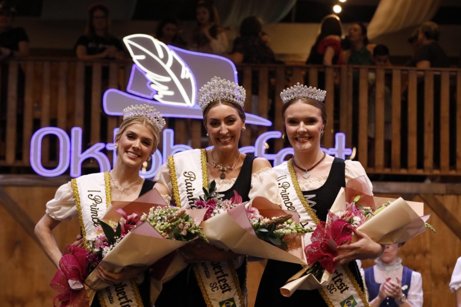 Oktoberfest Blumenau conhece o novo trio da realeza 2026