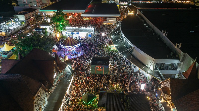 Oktoberfest Blumenau e Bundesliga reforçam parceria com presença de três ex-jogadores neste sábado, dia 18
