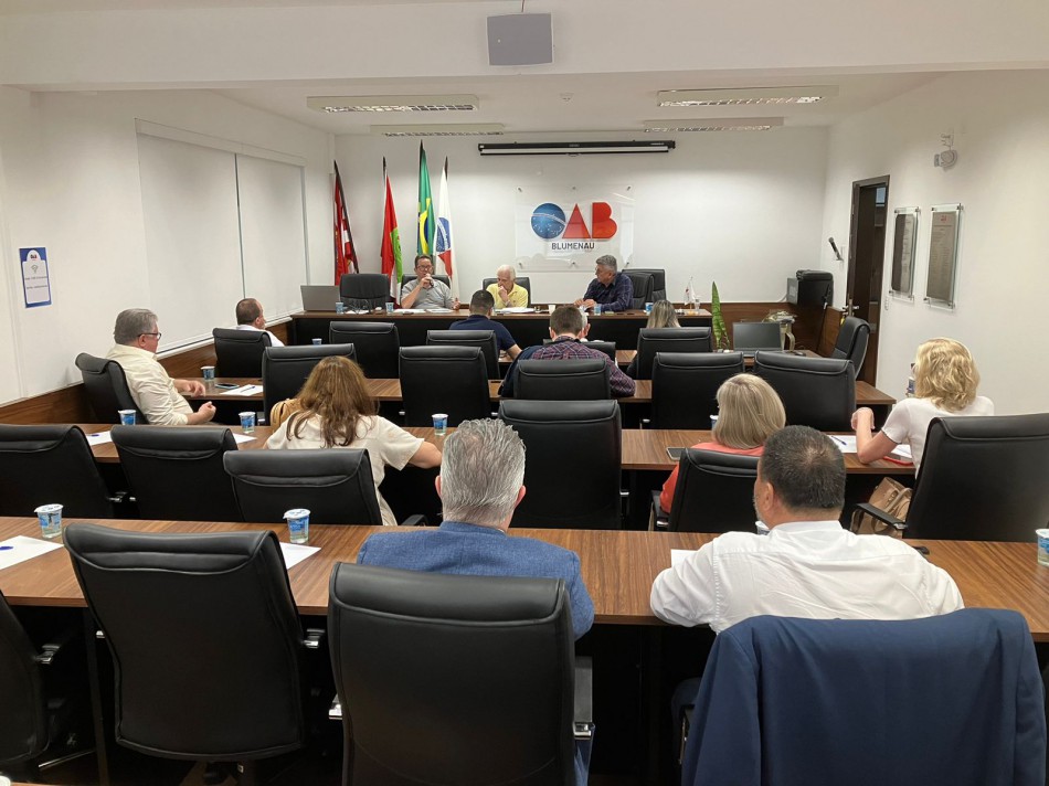 Inovação e reforma tributária são pauta de reunião entre micro e pequenas empresas em Blumenau