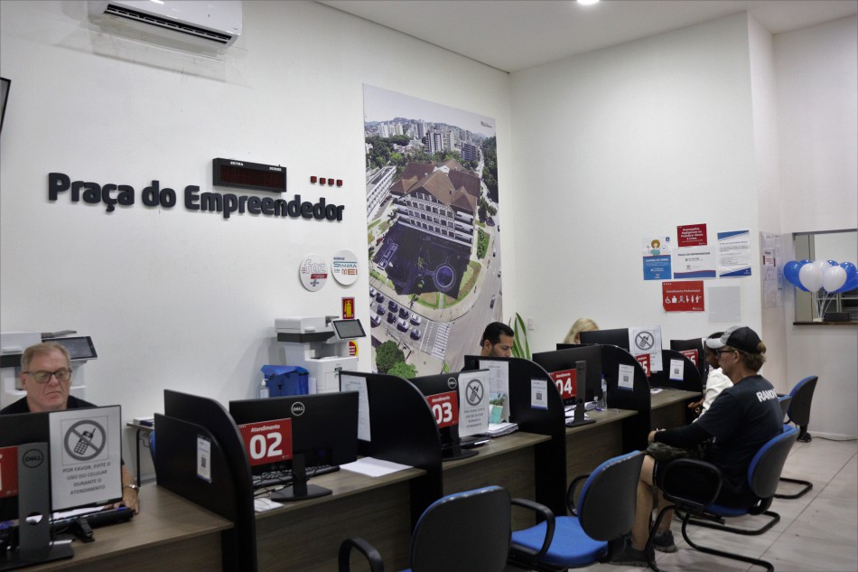 Praça do Empreendedor oferece consultoria gratuita com o Sebrae para MEIS