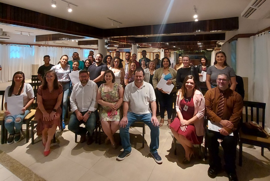 Entrega de certificados marca finalização dos cursos de aperfeiçoamento profissional no turismo