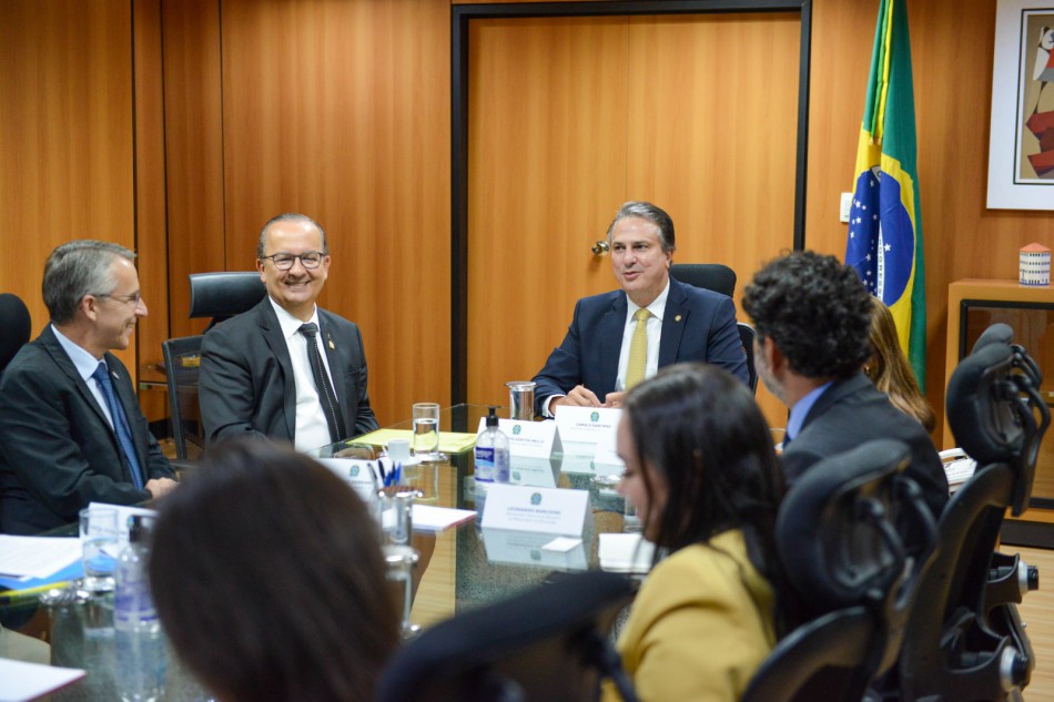 Prefeito Mário Hildebrandt e Governador Jorginho Mello discutem a Federalização da Furb em Brasília