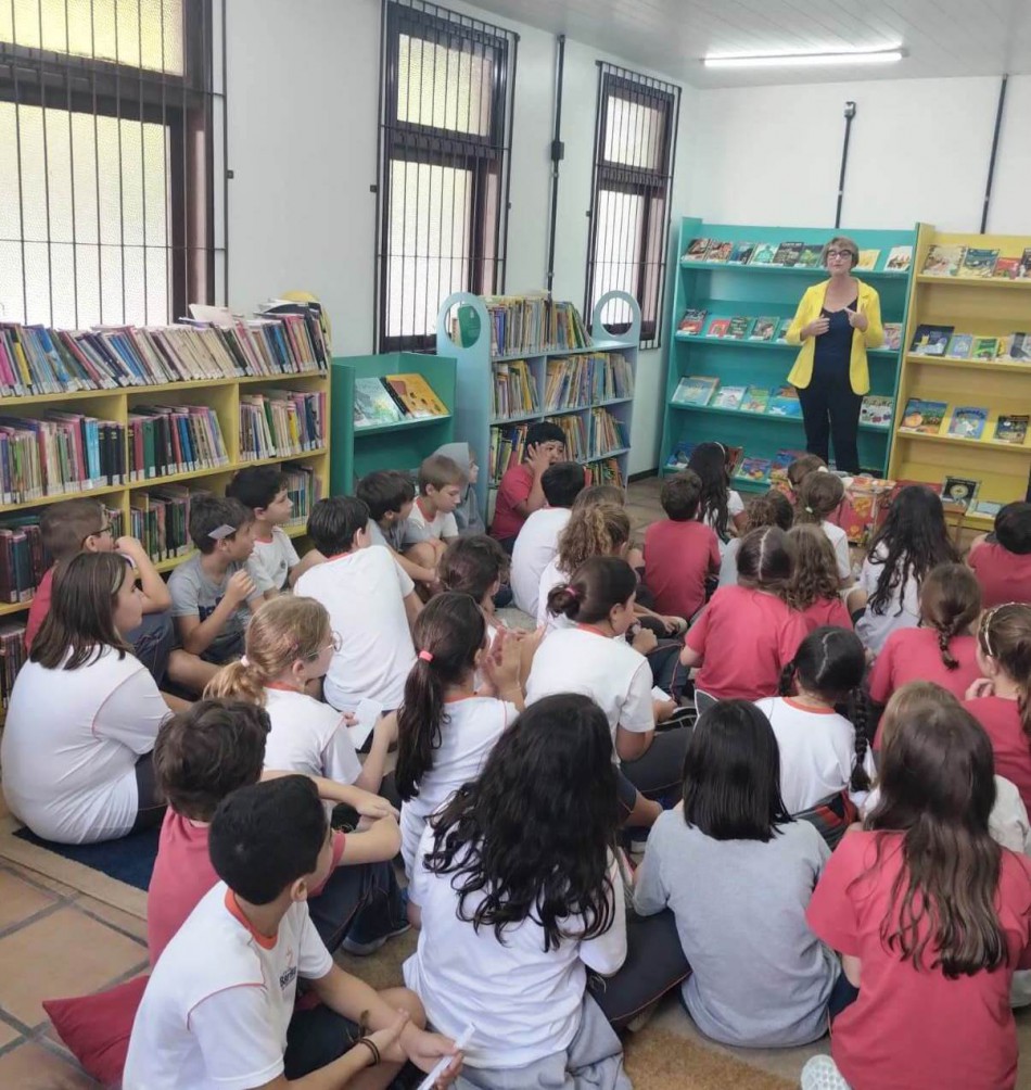 Alunos da Escola Barão participam da "Hora da Leitura"