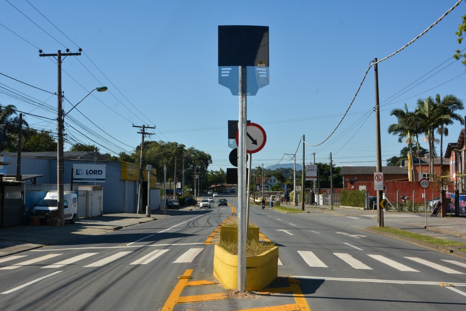 Instalação de controladores e medidores de velocidade inicia em Blumenau