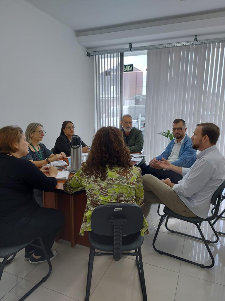 Prefeitura de Blumenau visita Secretaria de Habitação de Joinville